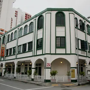 https://footprints-hostel-singapore.singapore-best-hotels.net